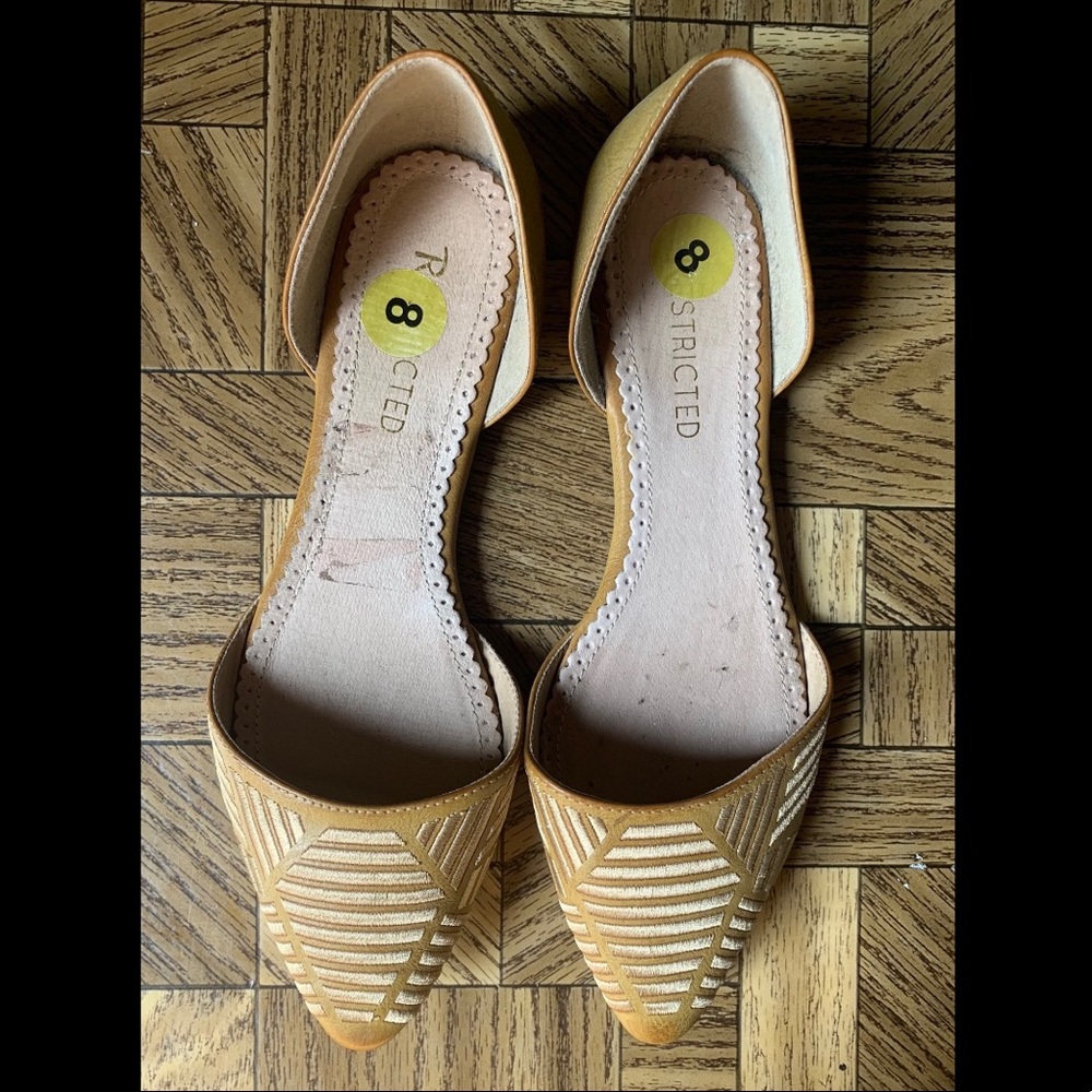 Restricted brand flats